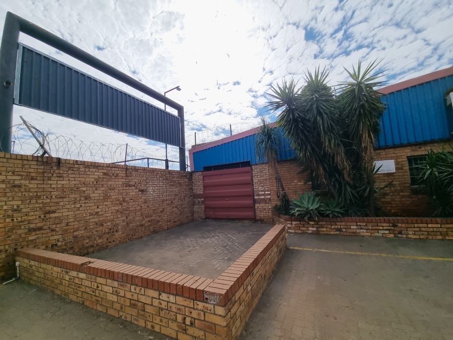 Commercial Property for Sale in Lower Bo-dorp North West